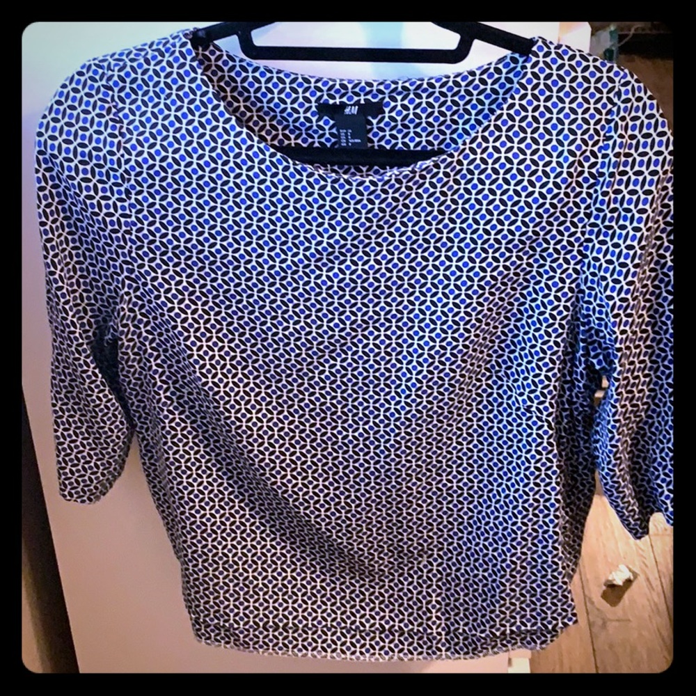 H&M Blue patterned top